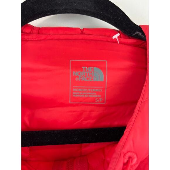 The North Face Women's S Endeavor Theroball Primaloft Quilted Red Jacket - Picture 4 of 5